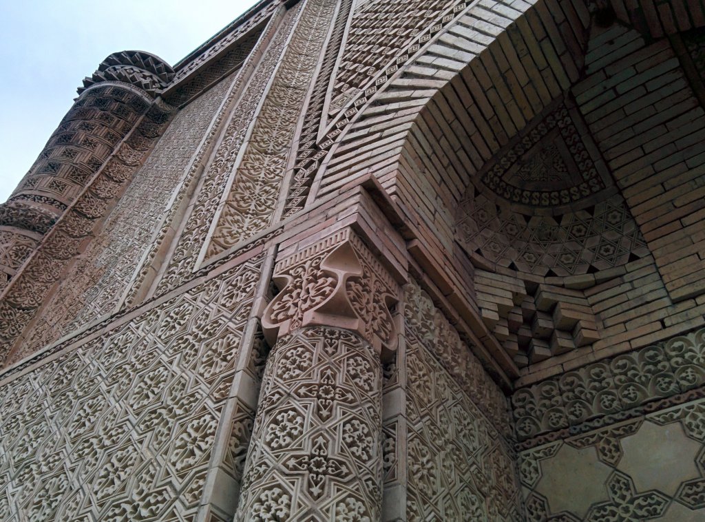 Info Shymkent - Details of the Mausoleum of Aisha Bibi