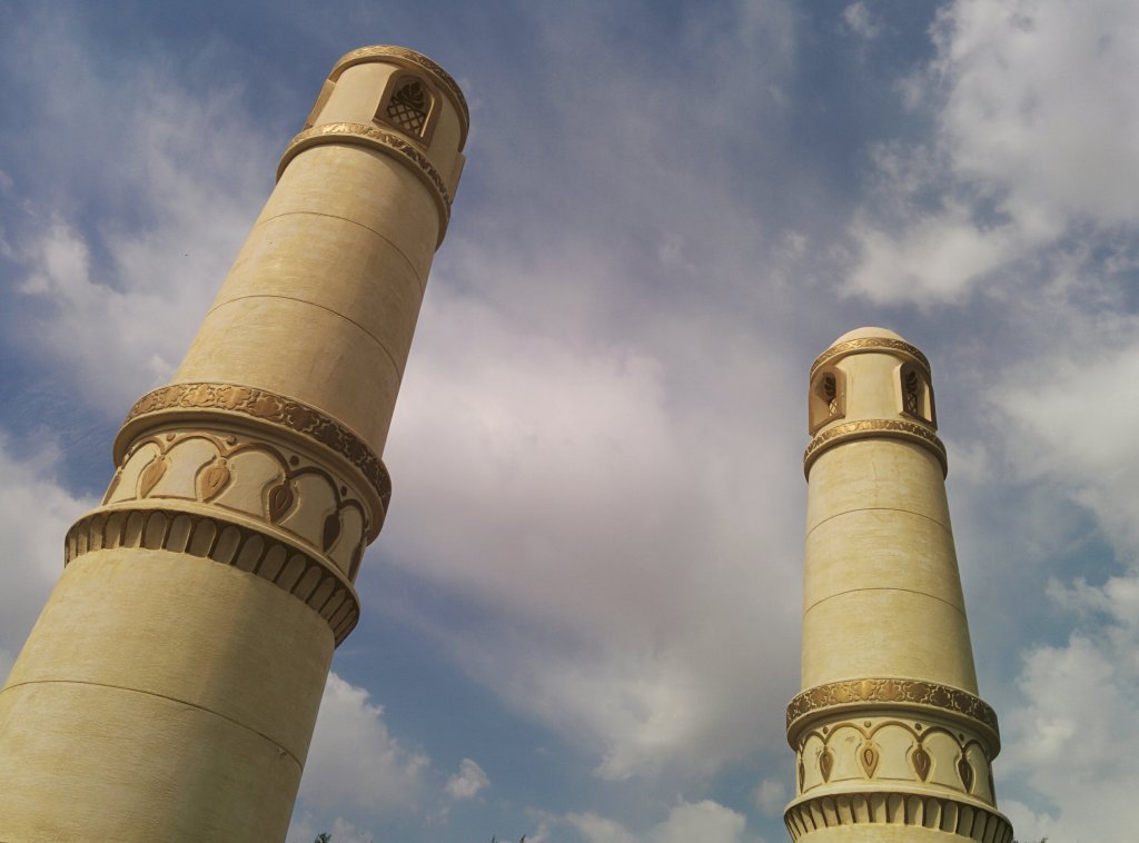 Info Shymkent - The two minarets of the Mausoleum.