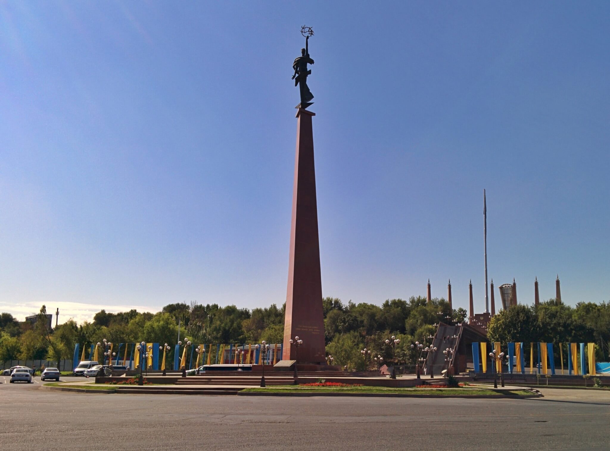 Info Shymkent - Mother Earth Monument