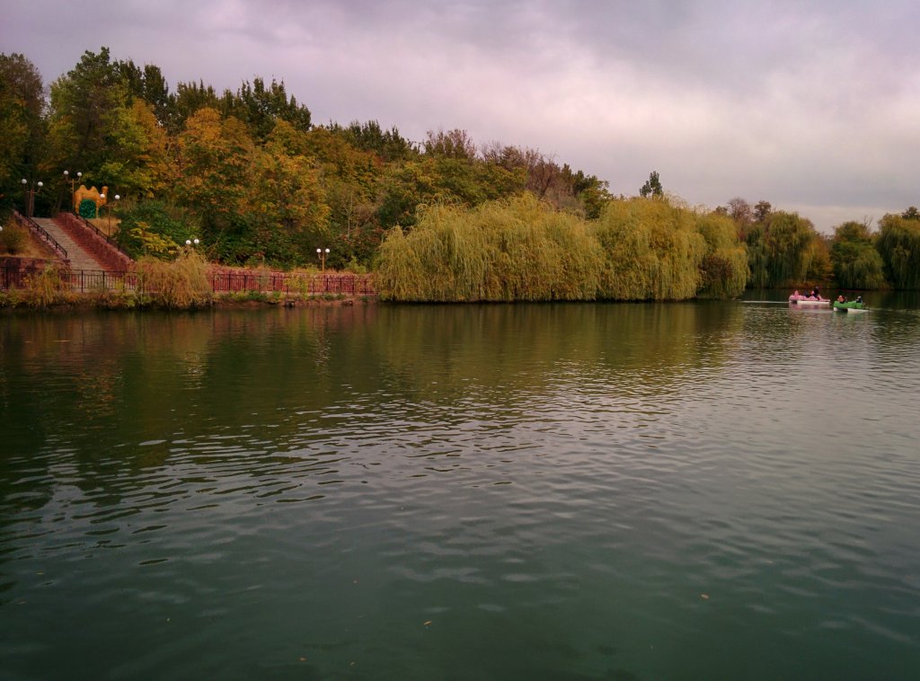 Info Shymkent - The huge lake in Dendropark