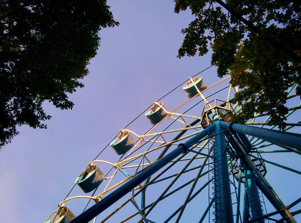 Info Shymkent - Ferris wheel in Techno park "Kiyal Alemi"