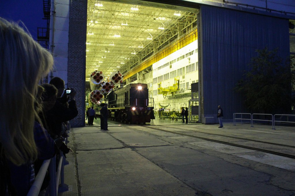 Info Shymkent - Rollout of a Soyuz rocket out of Place 112 in Cosmodrome Baikonur