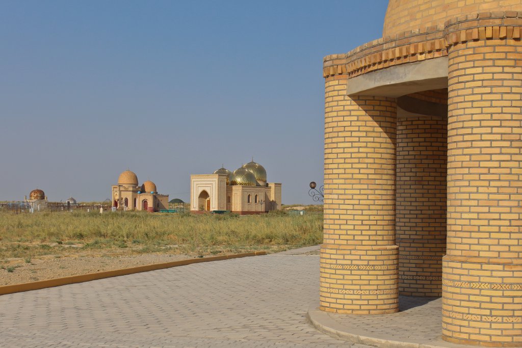 Info Shymkent - Mausoleums at Arystan Bab