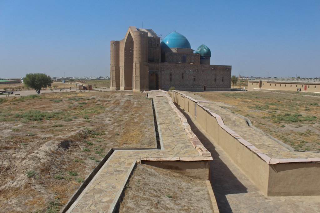 Info Shymkent - View to the Yassawi Mausoleum