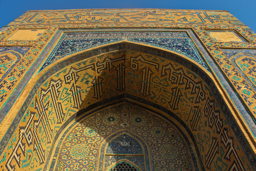 Info Shymkent - Backside of Yasawi Mausoleum with ceramic ornaments in Turkistan