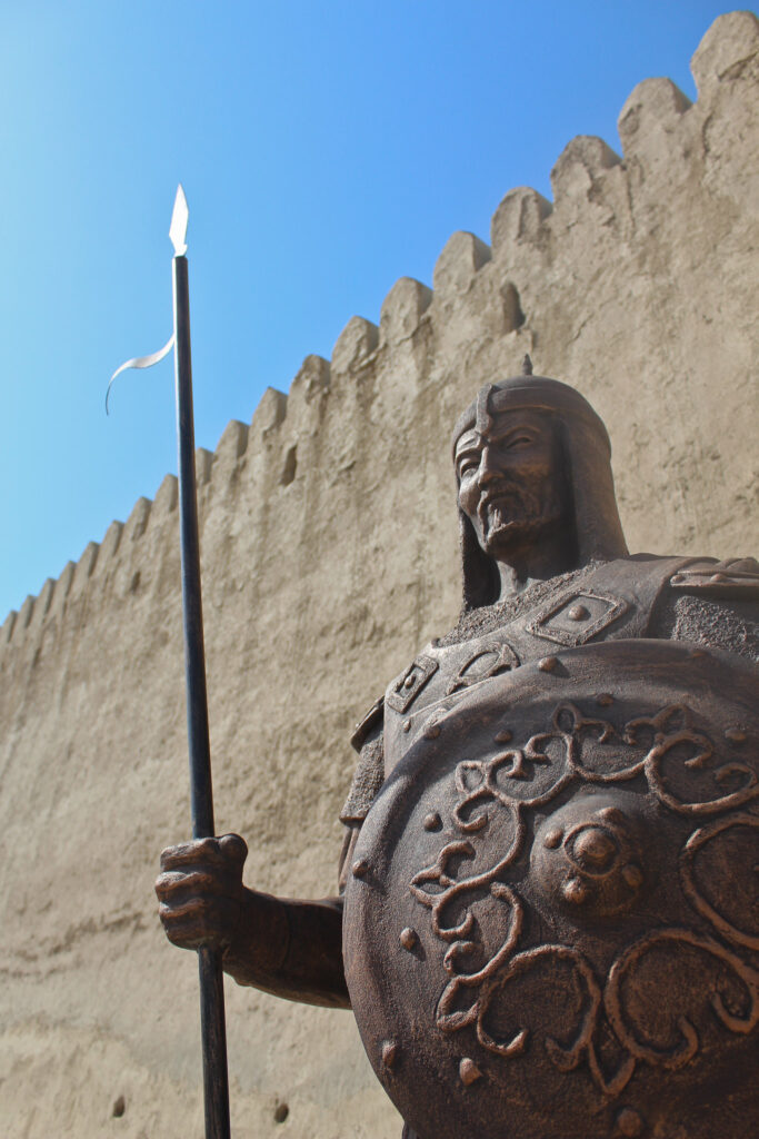 Info Shymkent - A warrior in front of the old city gate of Turkistan