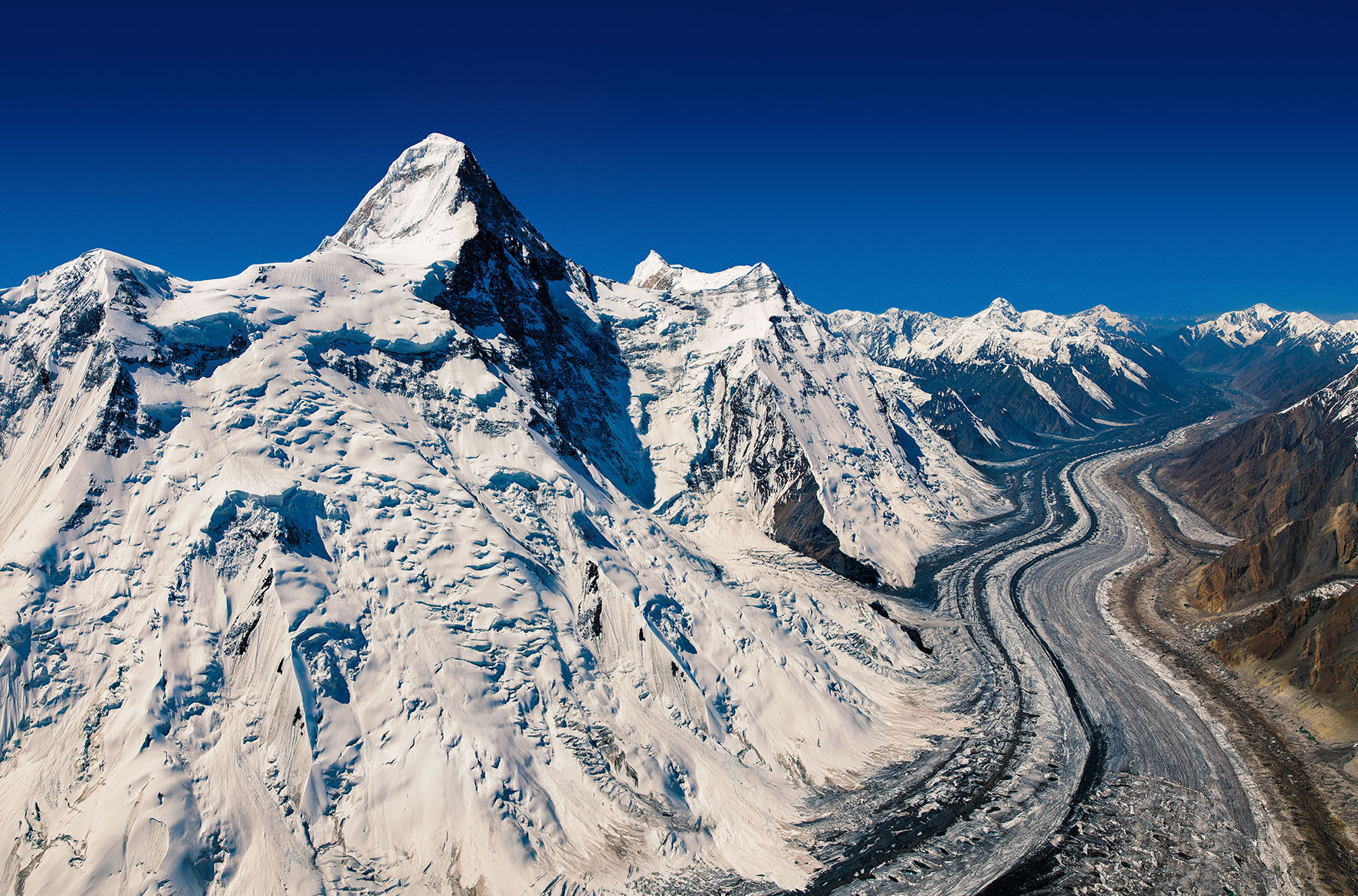 Info Shymkent - Kazakhstan's highest peak Khan Tengri and glaciers shoot by Farhat Kabdykairov