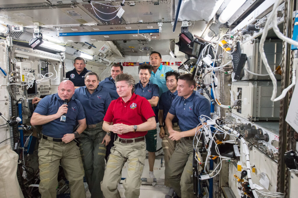 Info Shymkent - 20 years human presence in space - International Crew at International Space Station