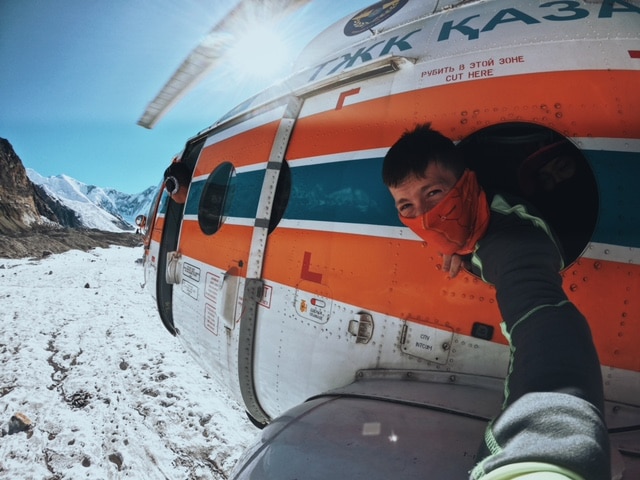 Info Shymkent - Alexandr Kuznetsov - Selfie with Helicopter above Tian Shan mountains