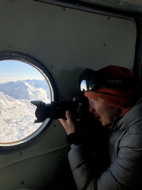 Info Shymkent - Alexandr Kuznetsov - Photoshooting of Kazakhstan's highest peak from a plane