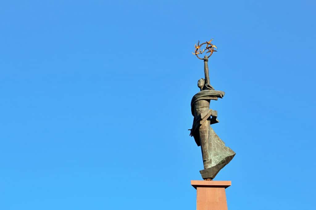 Info Shymkent - Monument "Zher-Ana" at Ordabassy Square in Shymkent