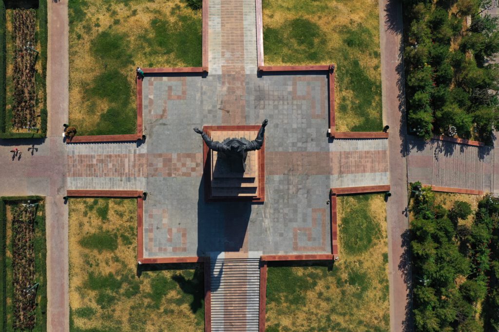 Info Shymkent - Shymkent from Above - Monument of Baidibek Bi