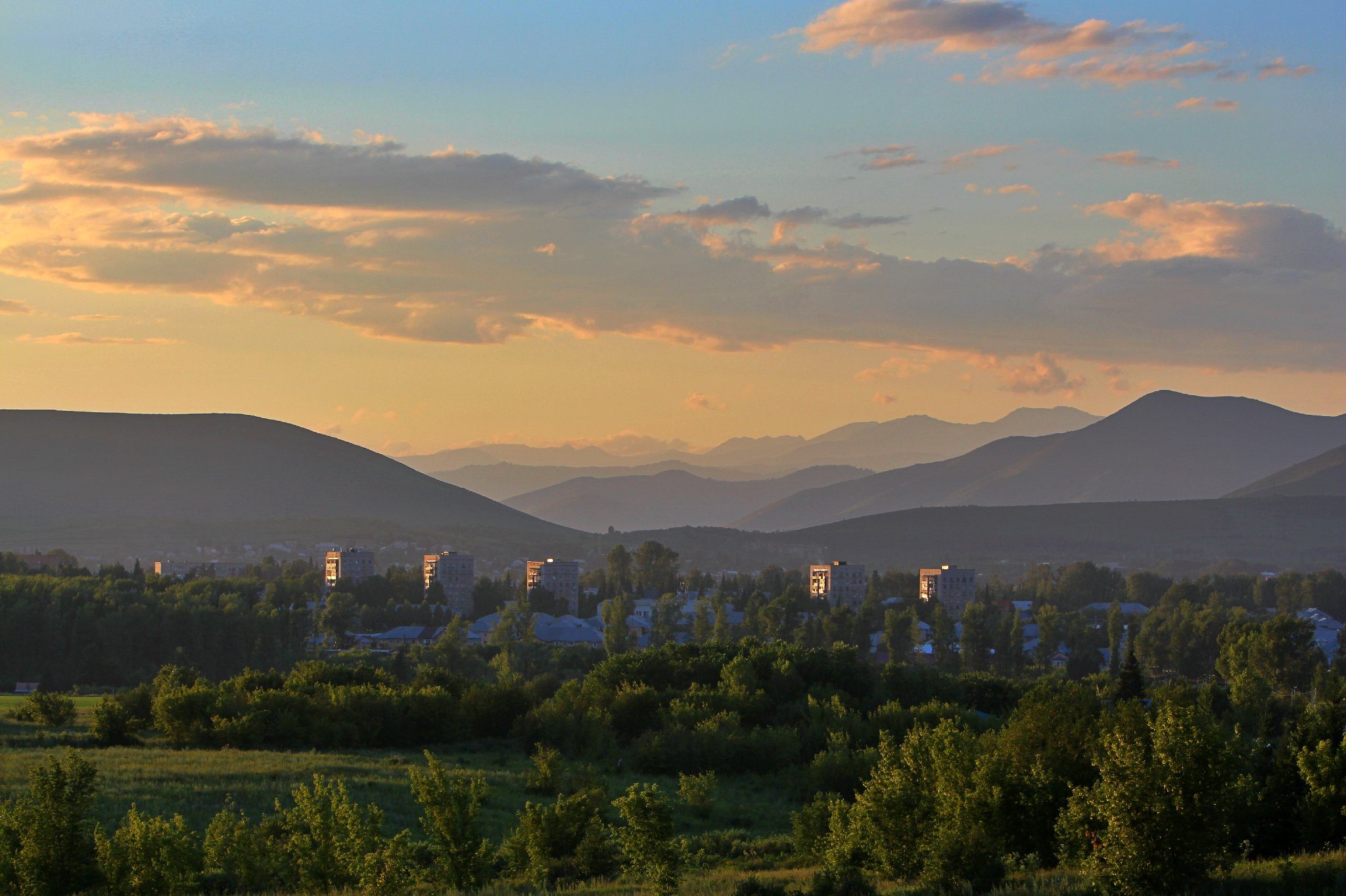 Info Shymkent - Gorgeous sunset at town Altai in Kazakhstan