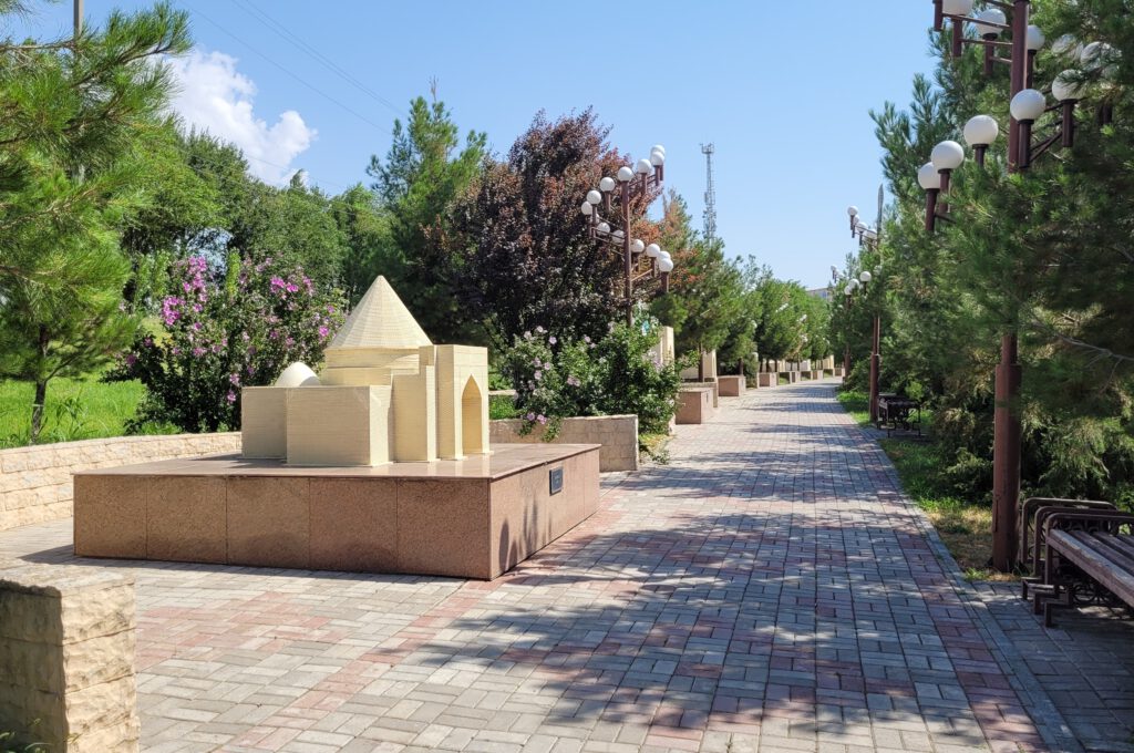 Info Shymkent - The mini-models of the cultural sights of Kazakhstan in Shymkent