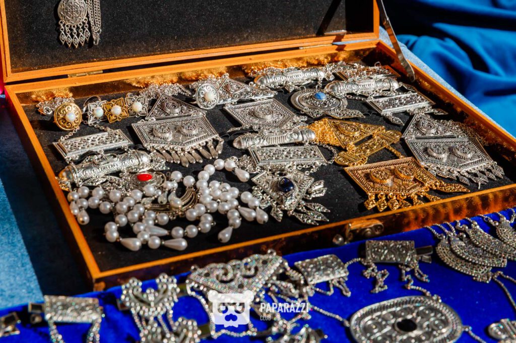 Info Shymkent - Kazakh jewelries in traditional style