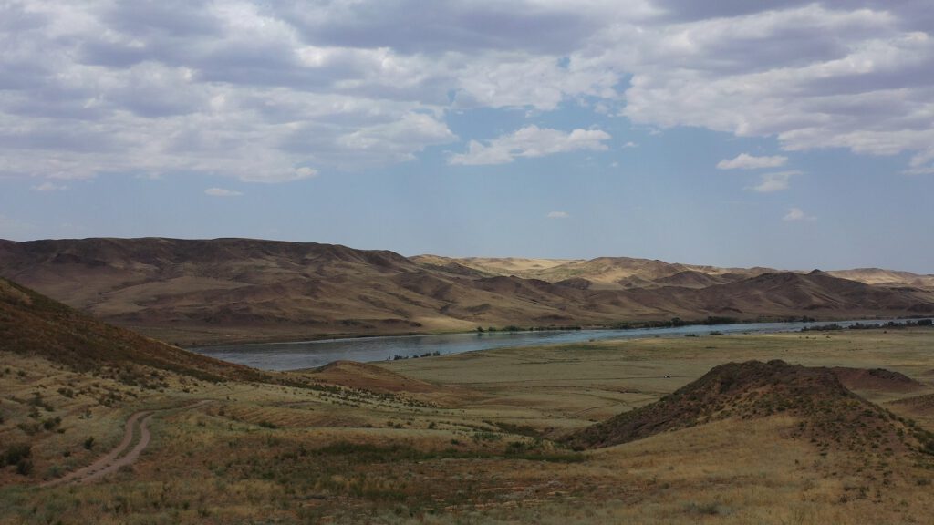 Info Shymkent - Our drone is filming us during our search after it.